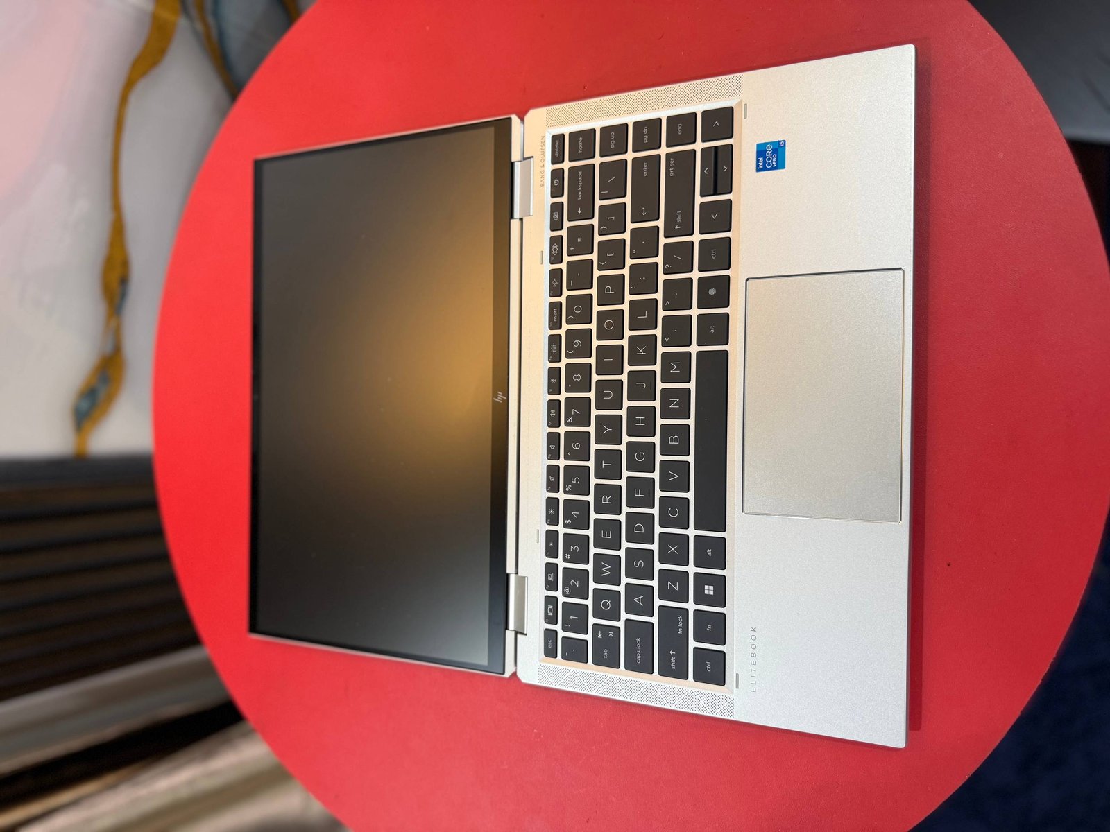 HP Elitebook 1040 G8 (4)